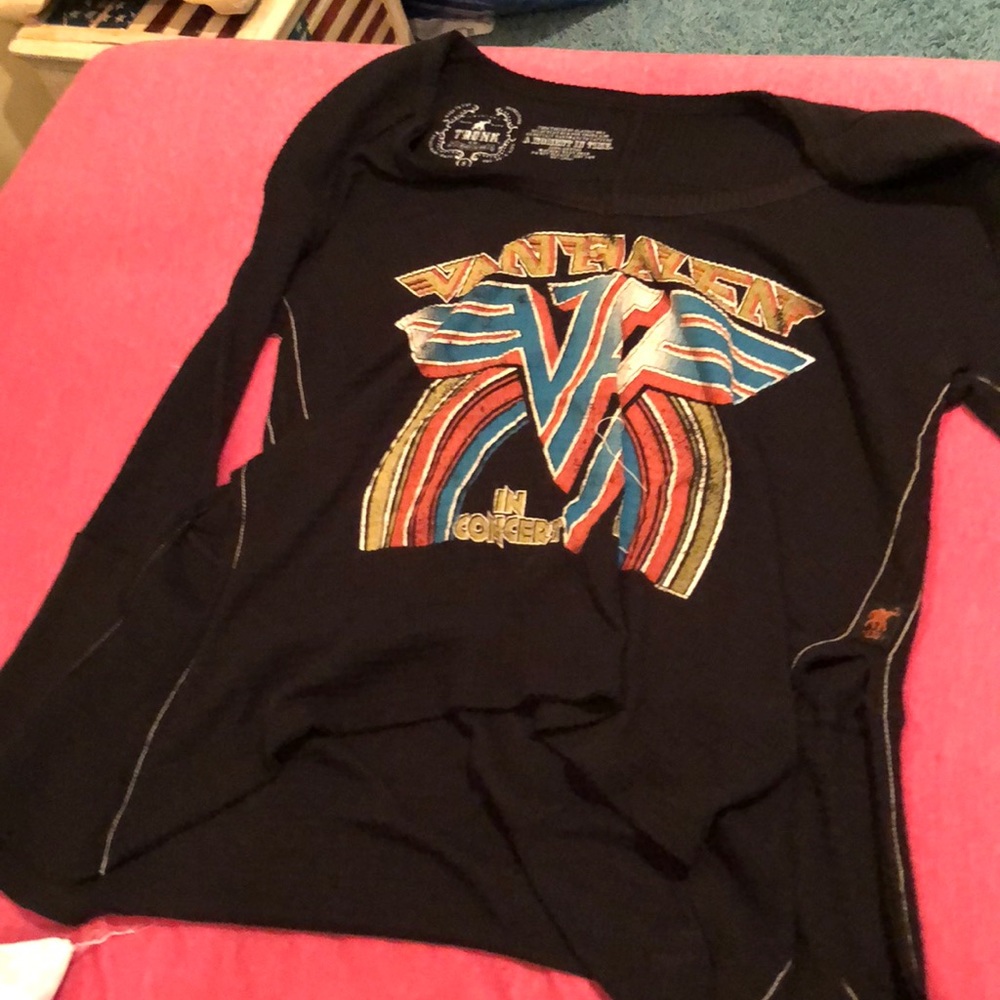 Trunk sweater size small